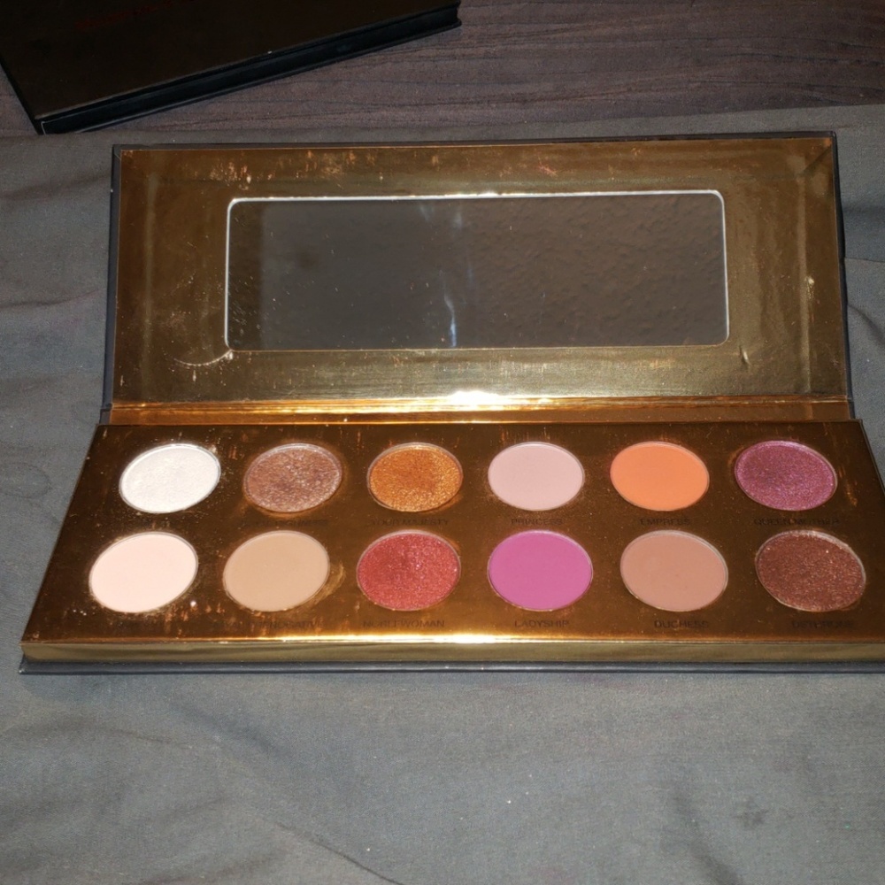 DO NOT BUY TRADED Coloured Raine Queen